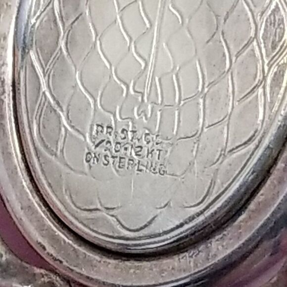 Vintage Sterling Silver Gold Filled Locket Pendant, Leaf Design, Mother of Pearl - Picture 4 of 8